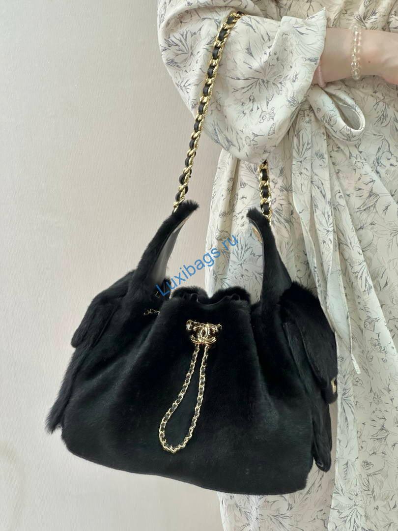 chanel as5293 small hobo fur & shearling black 2 Chanel AS5293 Small Hobo fur & Shearling Black | as5293 small hobo fur shearling 110