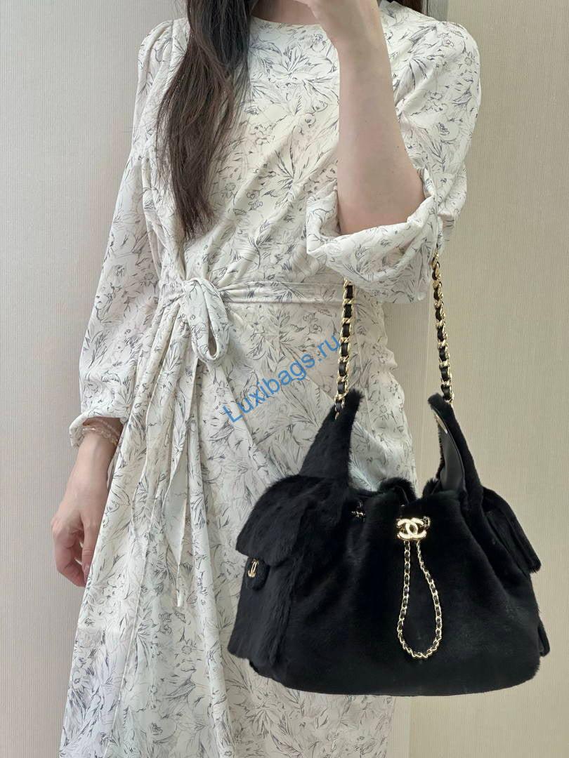 chanel as5293 small hobo fur & shearling black 4 Chanel AS5293 Small Hobo fur & Shearling Black | as5293 small hobo fur shearling 112