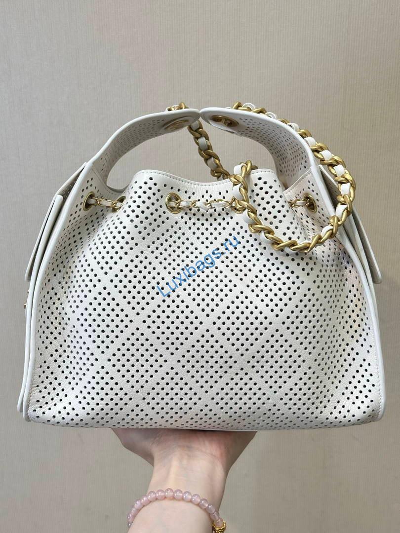 chanel as5293 small hobo preforated calfskin white 6 Chanel AS5293 Small Hobo Preforated Calfskin White | as5293 small hobo preforated calfskin 007