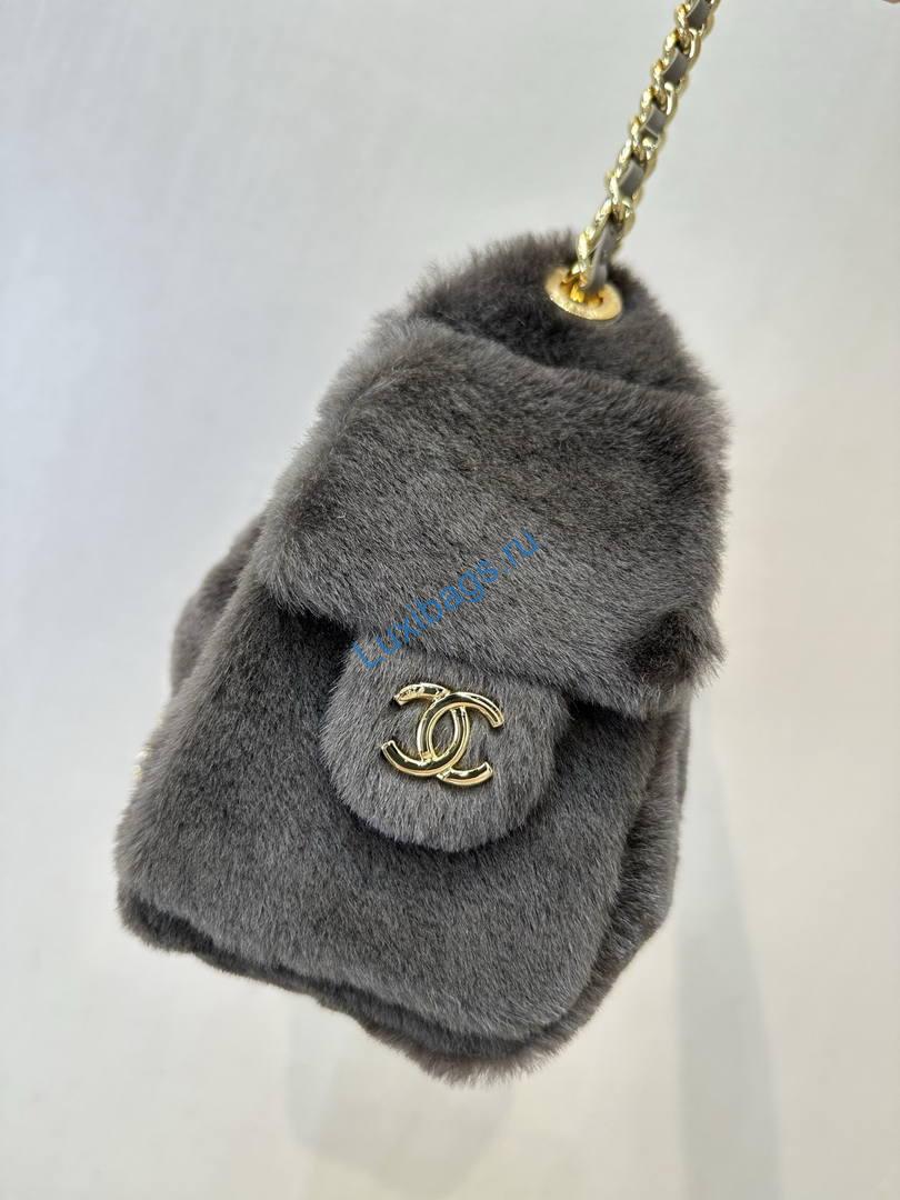 chanel as5631 mini hobo bag fur & shearling dark brown 8 Chanel AS5631 Mini Hobo Bag fur & Shearling Dark Brown | as5631 mini hobo bag fur shearling 0018