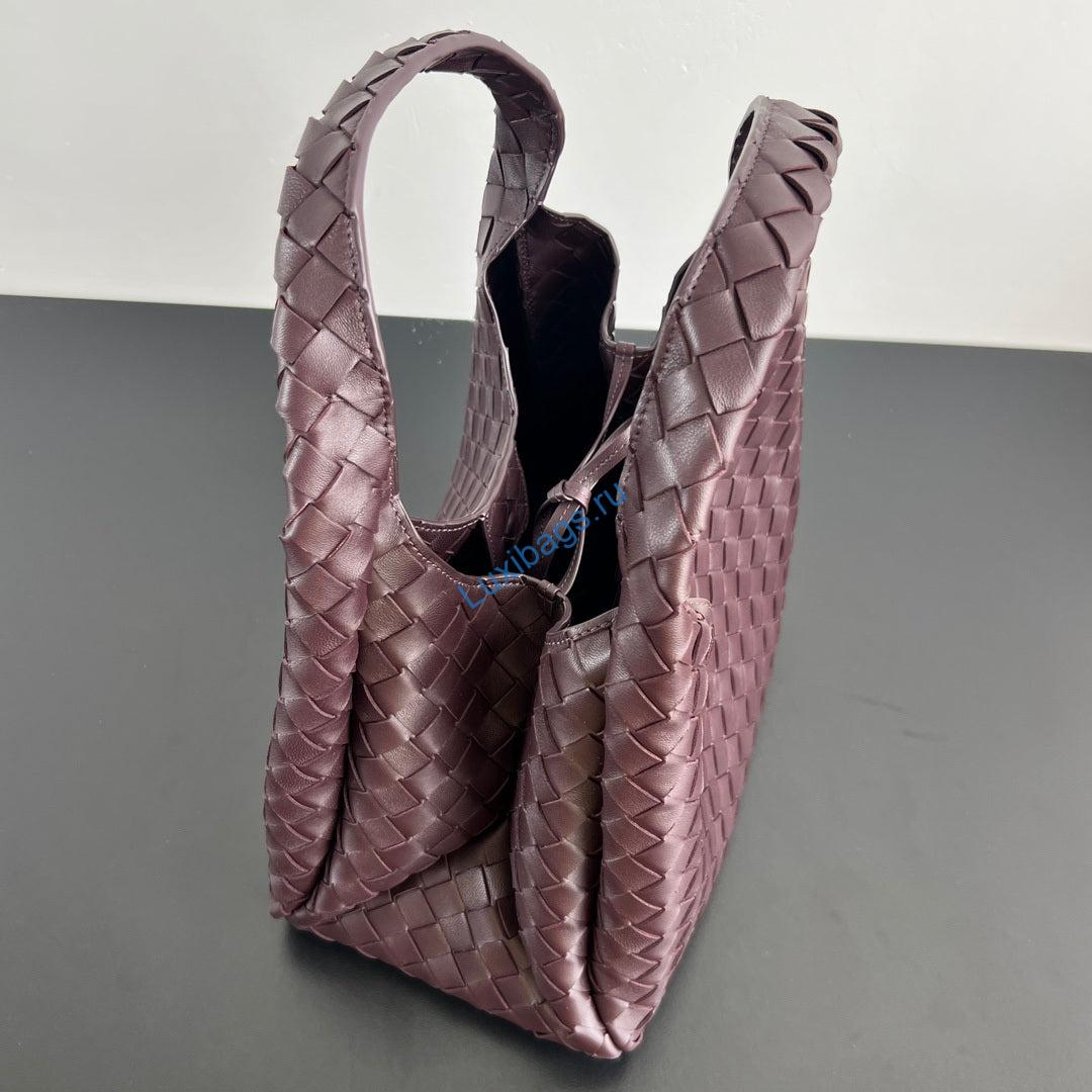 bottega veneta bv 844249v4sc01019 medium campana deep baro red 2 Bottega Veneta BV 844249V4SC01019 Medium Campana Deep Baro Red | bottega veneta bv 844249v4sc01019 medium campana 112