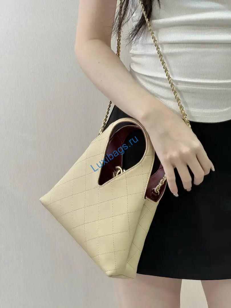 chanel hobo bag calfskin as6392 apricot 2 Chanel Hobo Bag Calfskin AS6392 Apricot | chanel hobo bag calfskin as6392 apricot 12