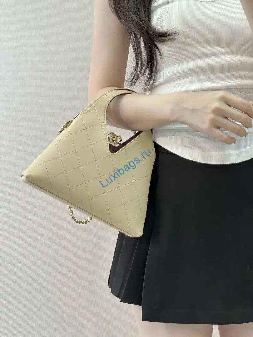 chanel hobo bag calfskin as6392 apricot 4 Chanel Hobo Bag Calfskin AS6392 Apricot | chanel hobo bag calfskin as6392 apricot 14