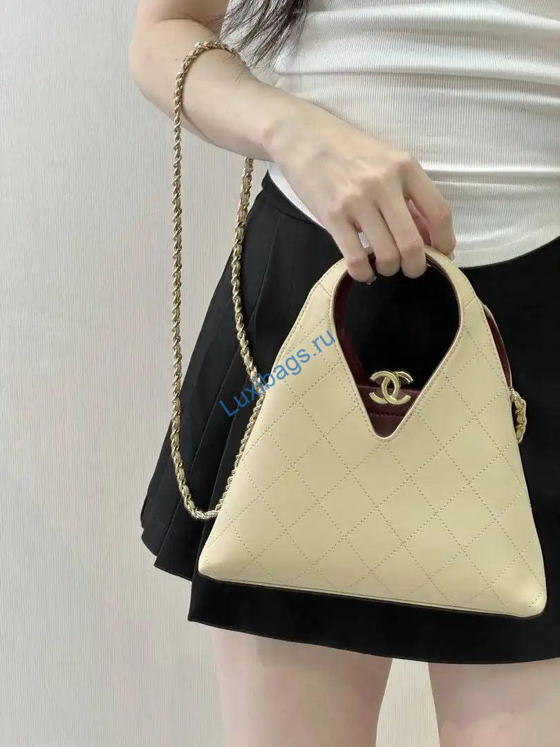 chanel hobo bag calfskin as6392 apricot 5 Chanel Hobo Bag Calfskin AS6392 Apricot | chanel hobo bag calfskin as6392 apricot 15