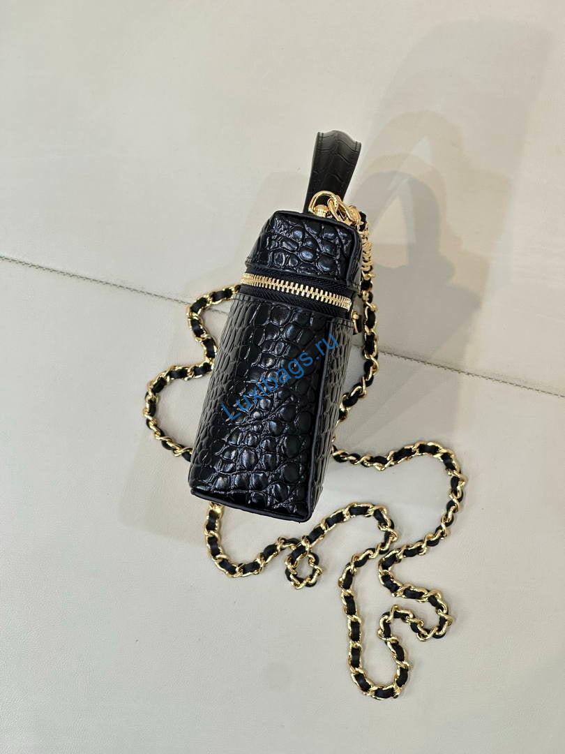 chanel vanity with chain ap5195 crocodile embossed calfskin black 6 Chanel Vanity with chain AP5195 Crocodile Embossed Calfskin Black | chanel vanity with chain ap5195 crocodile embossed calfskin black 16