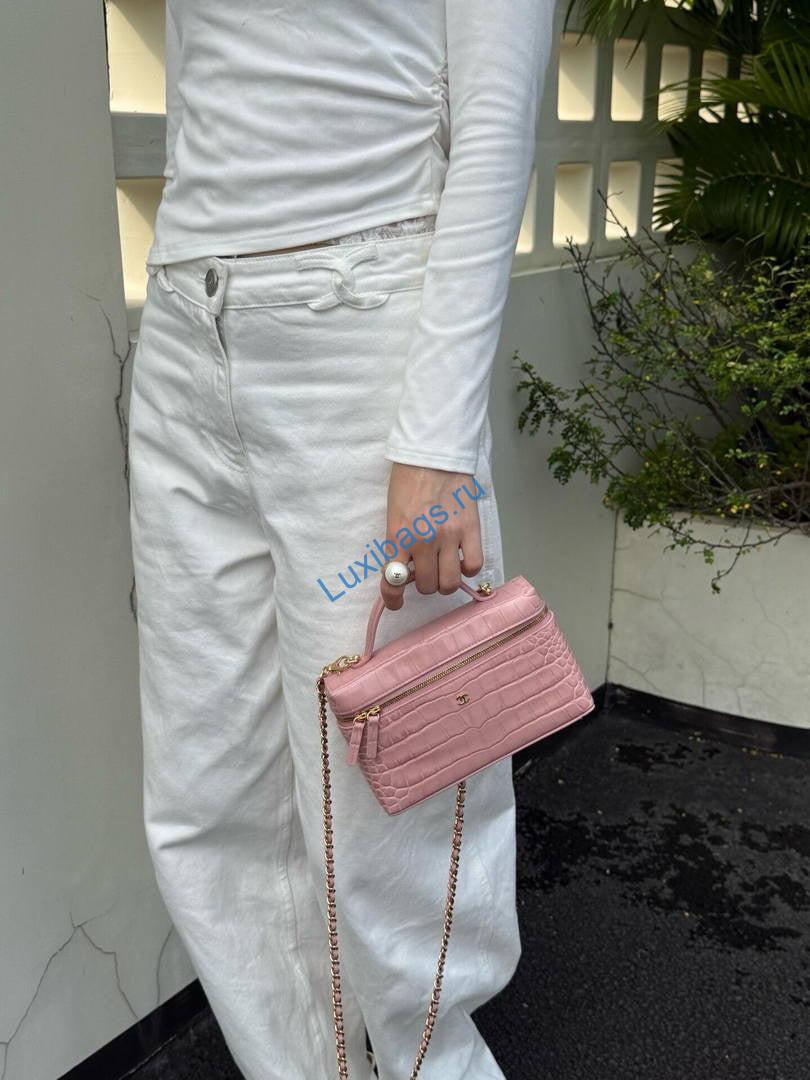 chanel vanity with chain ap5195 crocodile embossed calfskin pink 2 Chanel Vanity with chain AP5195 Crocodile Embossed Calfskin Pink | chanel vanity with chain ap5195 crocodile embossed calfskin black 42