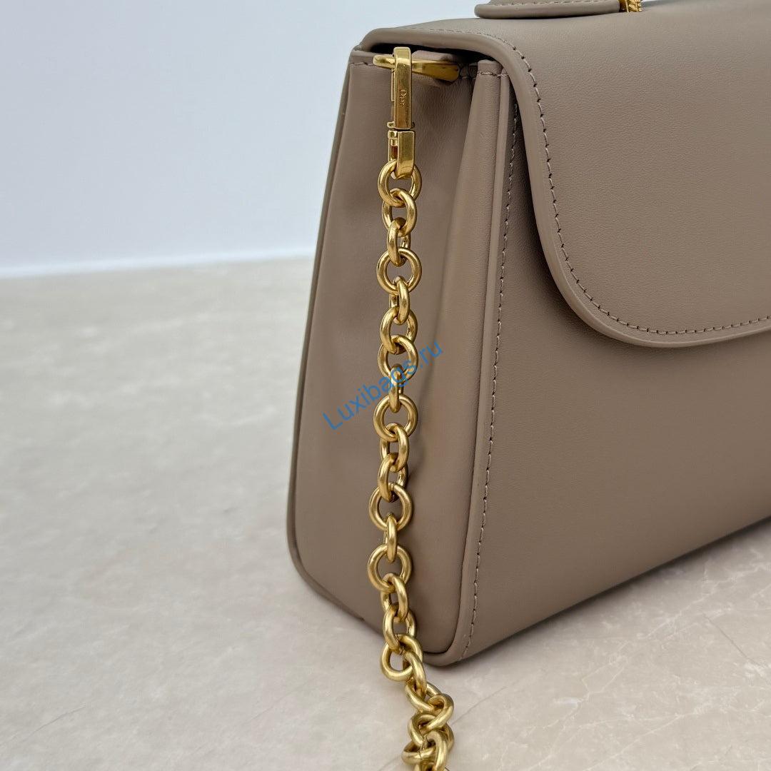 dior médaillon pouch black smooth calfskin m3671 light gray 2 Dior Médaillon Pouch Black Smooth Calfskin M3671 Light Gray | dior m daillon pouch black smooth calfskin m3671 black 39