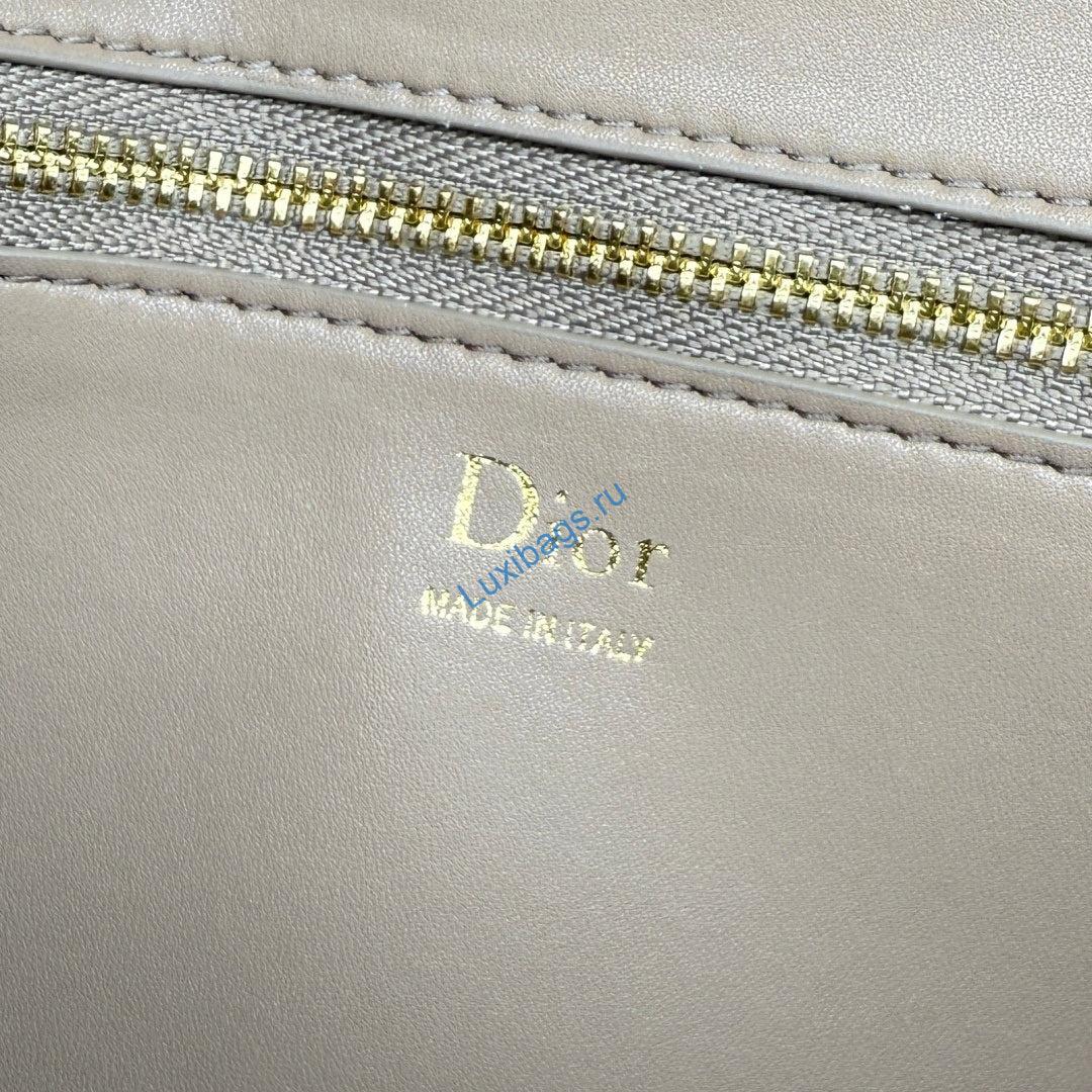 dior médaillon pouch black smooth calfskin m3671 light gray 8 Dior Médaillon Pouch Black Smooth Calfskin M3671 Light Gray | dior m daillon pouch black smooth calfskin m3671 black 45