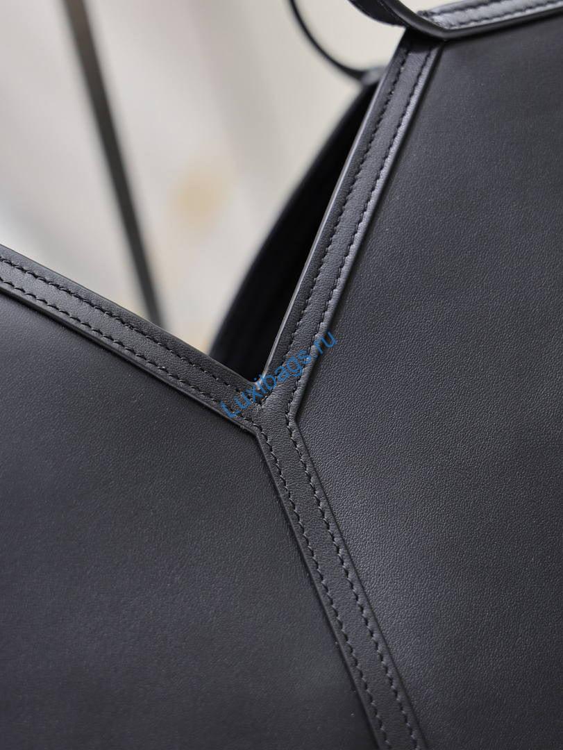 saint laurent ysl 869462 y leather tote black 4 Saint Laurent YSL 869462 Y Leather Tote Black | saint laurent ysl 869462 y leather tote 192